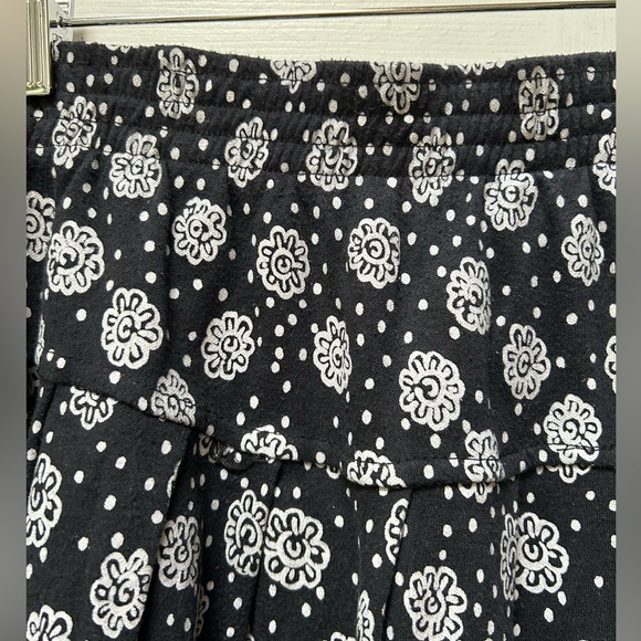 Simple Addition women midi skirt. Pullon skirt, stretch waistband. Button front. - Picture 5 of 5